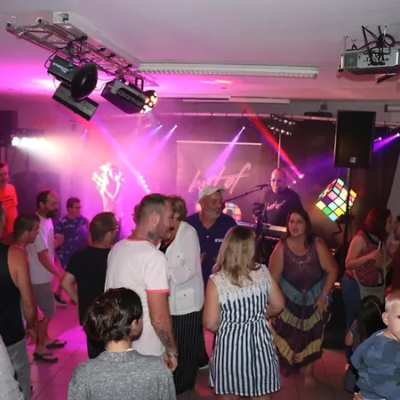 Campsite Les Alouettes - *