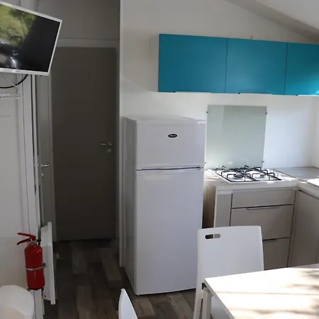 Campsite Les Alouettes - *