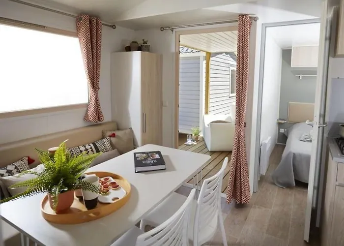 Κάμπινγκ Les Alouettes -