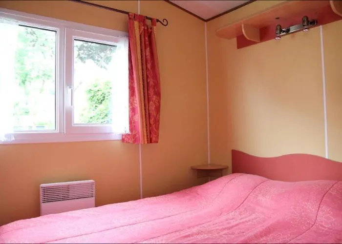 Κάμπινγκ Les Alouettes - *