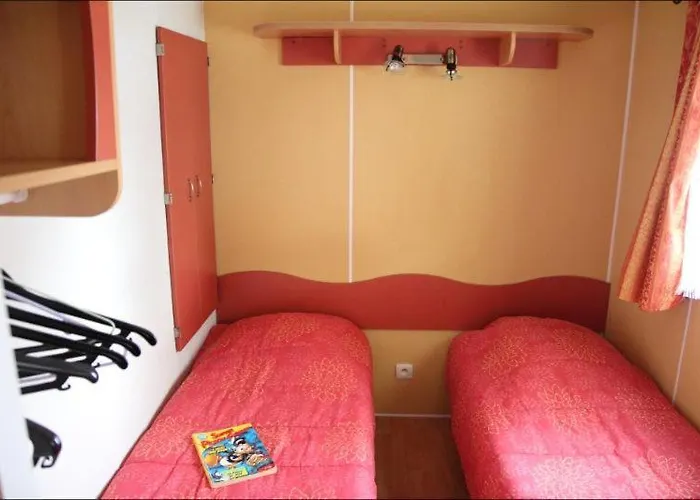 Campsite Les Alouettes - *